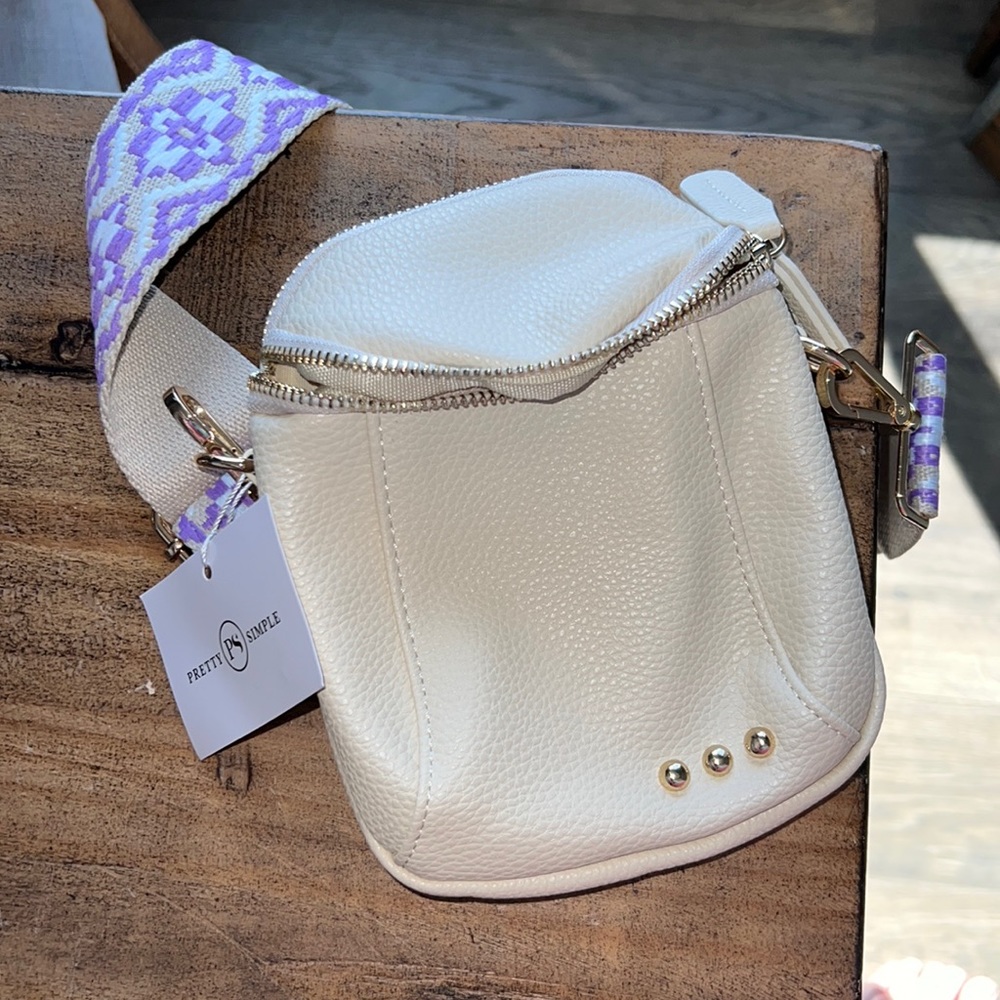 Crossbody purse with Aztec strap